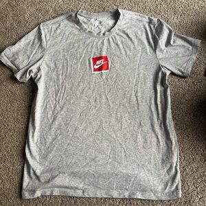 Nike Tee Center Swoosh Box Logo Sport Spellout T-Shirt Dri Fit Fits Like Medium